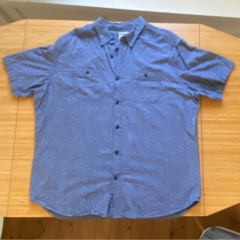 Old Navy S/S Slim Fit Tall Chambray Shirt in Blue- 2XLT / XXLT